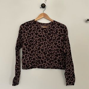 Abercrombie & Fitch Size Small Leopard Print Cropped Boyfriend Tee